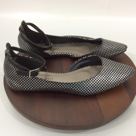Madden Girl Women's 7M Flats G-Faro Black Silver Diamond Design Ankle Strap - Picture 4 of 8